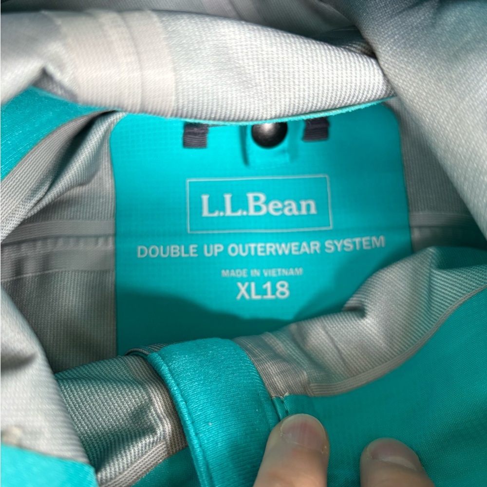 Girls LL Bean raincoat - Picture 3 of 4